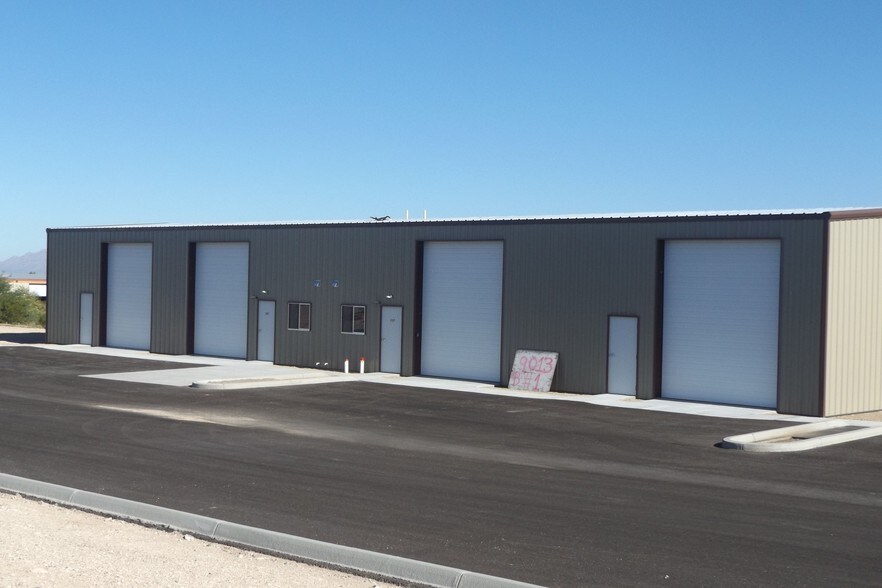 More Photos Of 9013 E Old Vail Rd, Tucson Warehouse For Lease