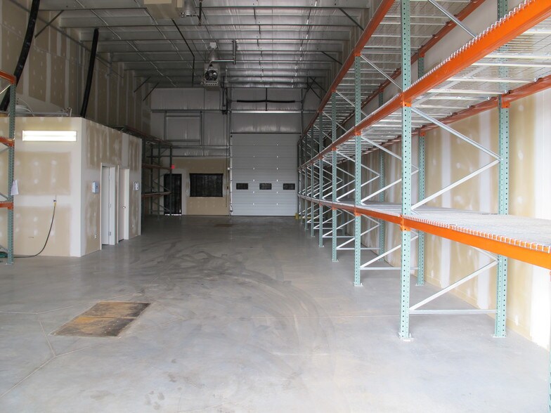 More Photos Of 11121 83rd Ave, Fort Saskatchewan Warehouse For Lease