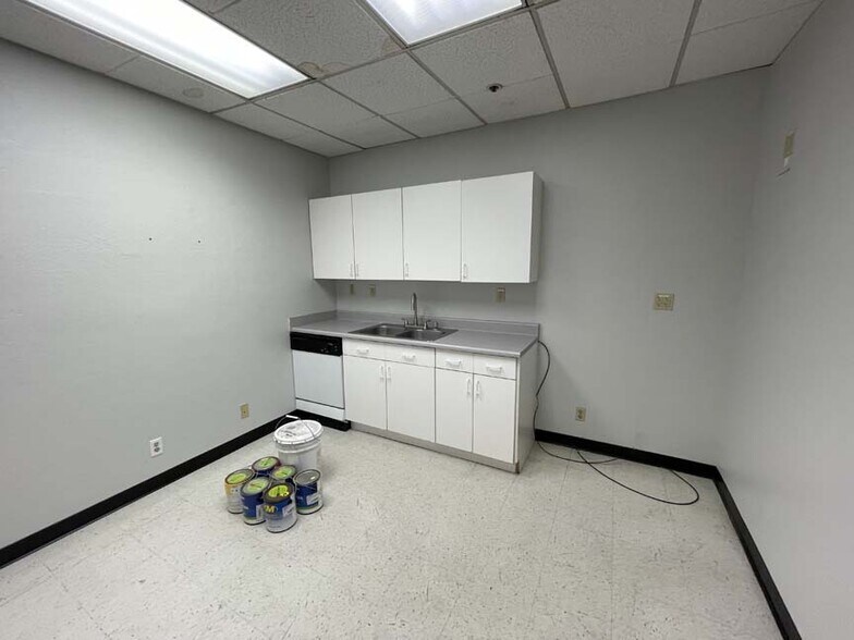 More Photos Of 710 Lakeway Dr, Sunnyvale Office For Lease