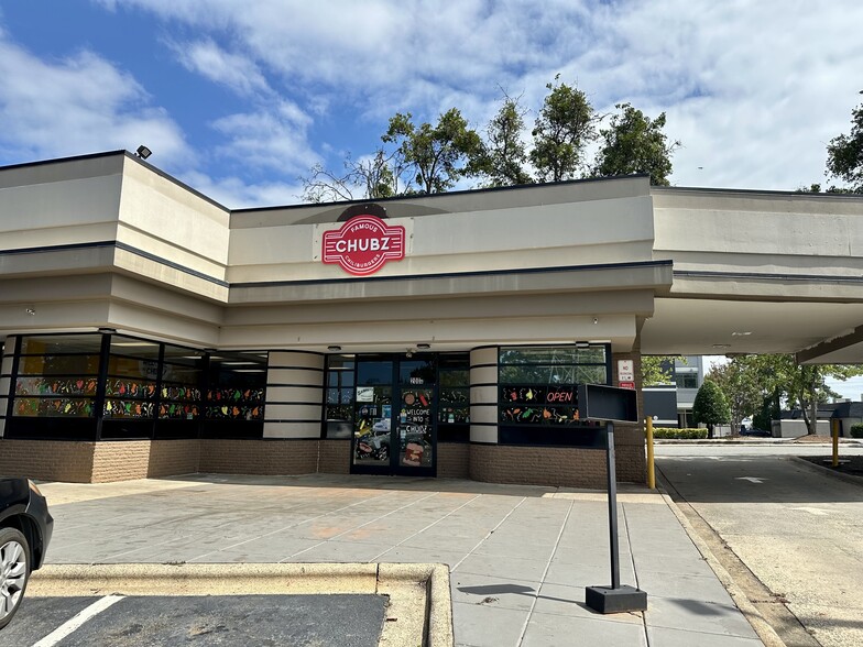 More Photos Of 204 W Woodlawn Rd, Charlotte Unknown For Lease