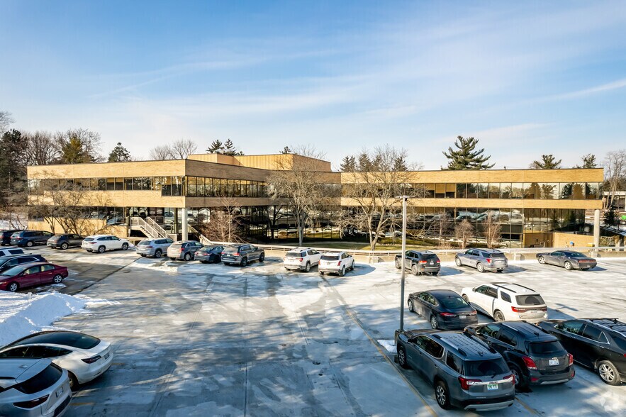 More Photos Of 38505 Woodward Ave, Bloomfield Hills Office For Lease