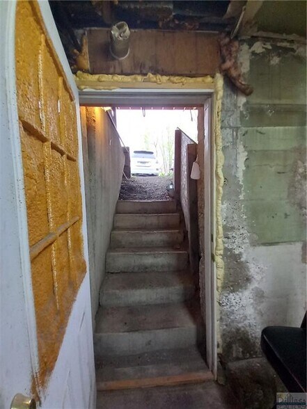 More Photos Of 114 Main St, Roundup Casino For Sale