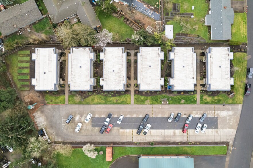 More Photos Of 1570 James St, Woodburn Apartments For Sale