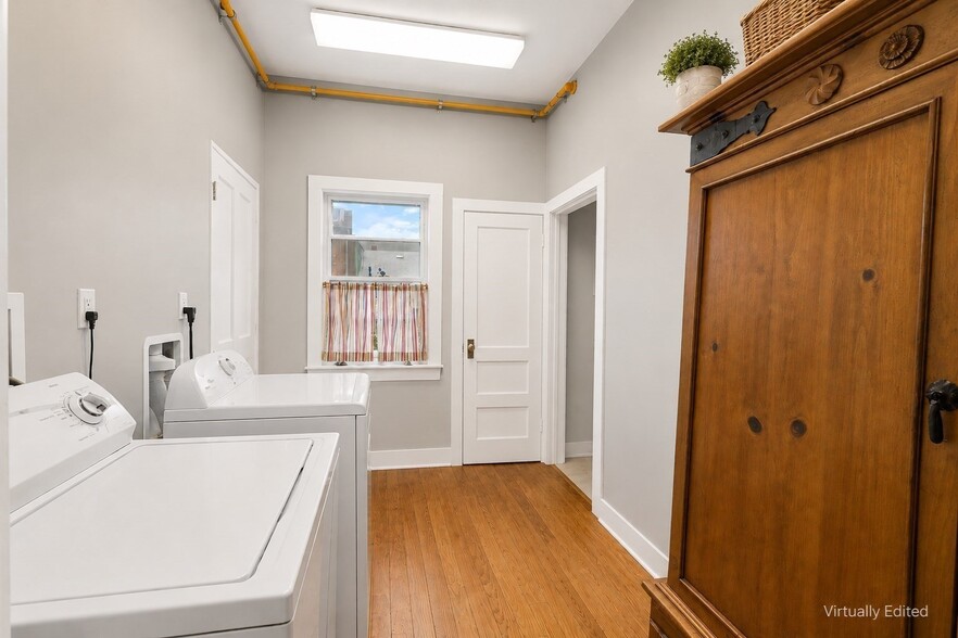 More Photos Of 98 Main St, Peabody General Retail For Sale