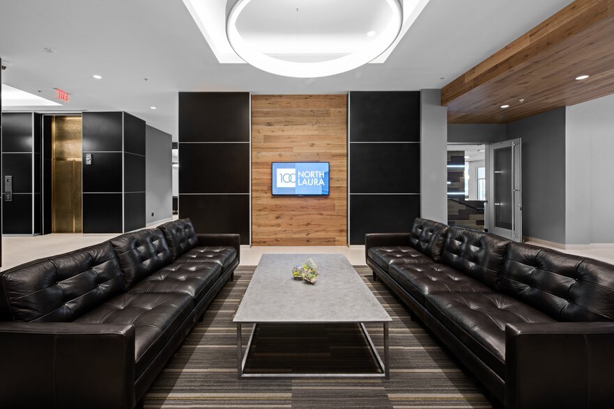 More Photos Of 100 N Laura St, Jacksonville Office For Lease