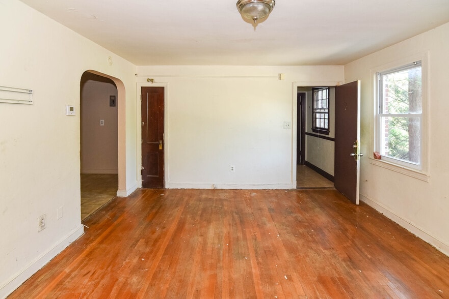 More Photos Of 2823 4th St NE, Washington Multifamily For Sale