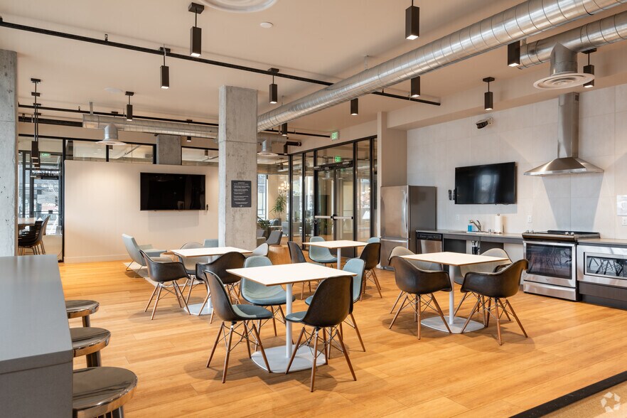 More Photos Of 102 N G St, Tacoma Apartments For Lease