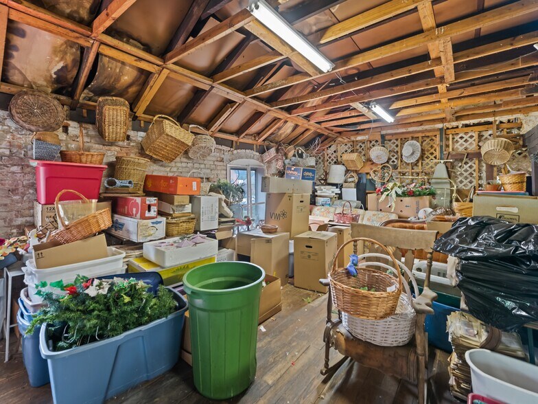 More Photos Of 123 S Main St, Waynesville Office For Sale