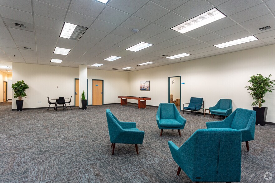 More Photos Of 1101 SW 16th St, Renton Warehouse For Lease