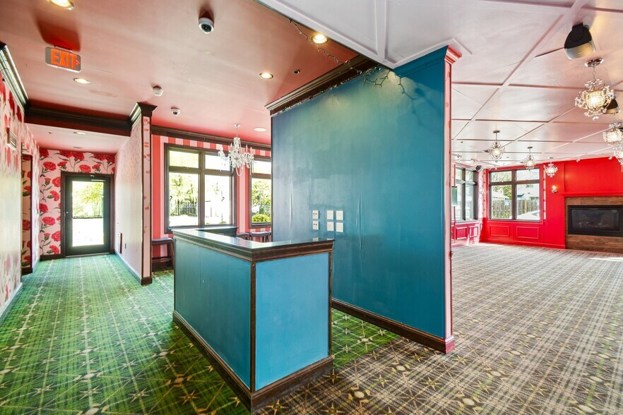 More Photos Of 2501 & 2519 Marshall St NE, Minneapolis Restaurant For Lease