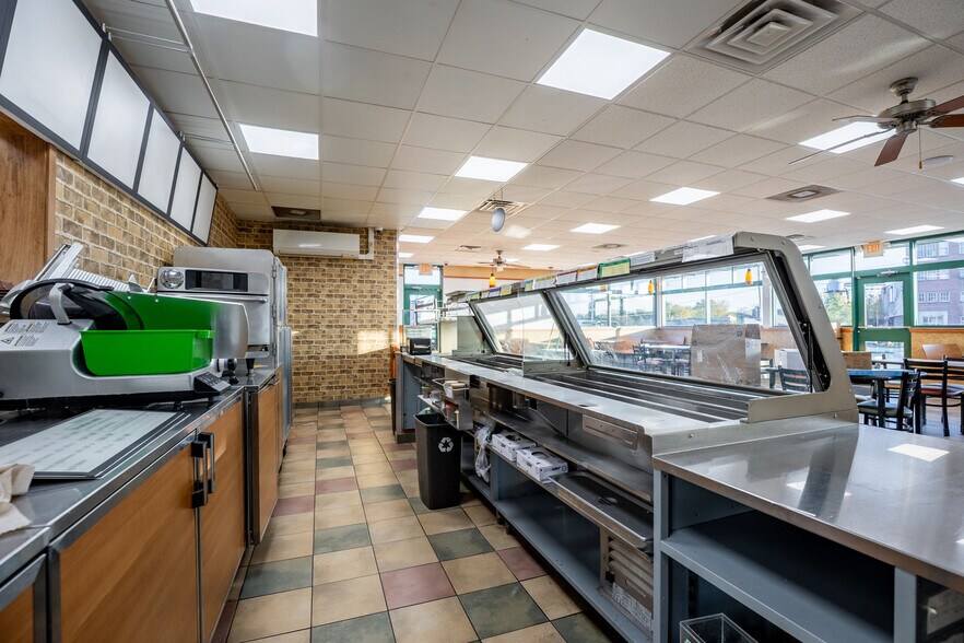 More Photos Of 237 Commercial St, Marseilles Fast Food For Sale