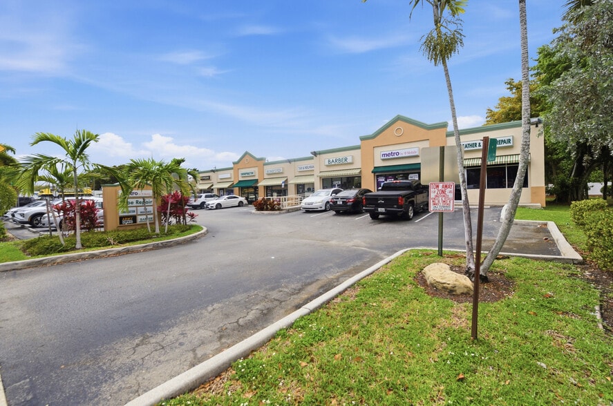 More Photos Of 401-417 N State Road 7, Margate General Retail For Sale