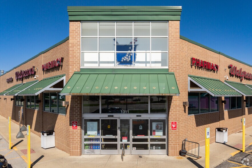 More Photos Of 1311 IL-48, Decatur Drugstore For Sale