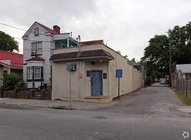 Primary Photo Of 391 Huger St, Charleston Bar For Lease