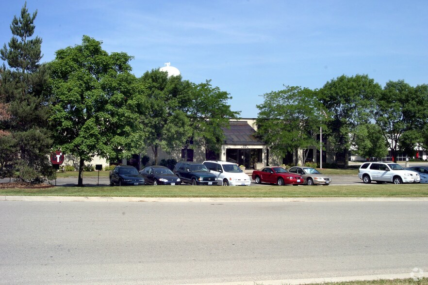 More Photos Of 22160 N Pepper Rd, Lake Barrington Warehouse For Sale