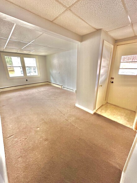 More Photos Of 862 Iron Ridge Rd, Spring Grove Apartments For Sale