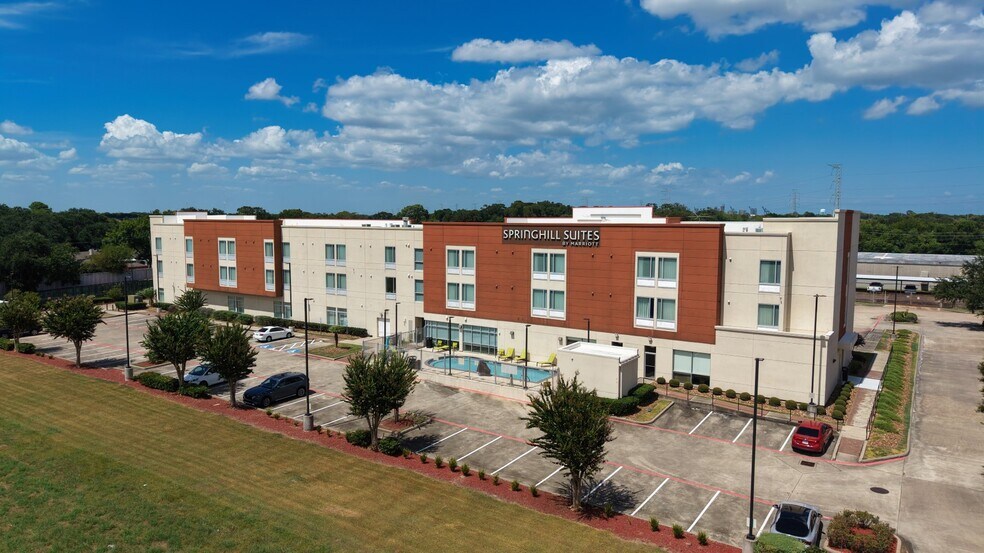 More Photos Of 2120 Nasa 1 Rd, Seabrook Hotel For Sale