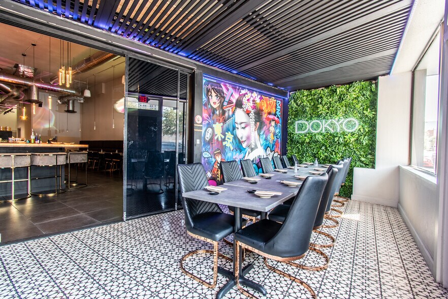 More Photos Of 424 N Chaparral St, Corpus Christi Restaurant For Sale