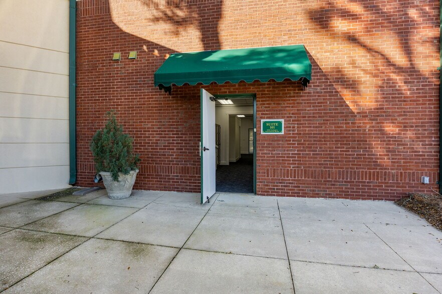 More Photos Of 961687 Gateway Blvd, Fernandina Beach Medical For Sale