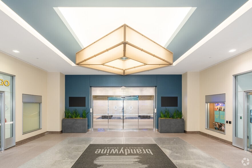 More Photos Of 2005 Market St, Philadelphia Office For Sale