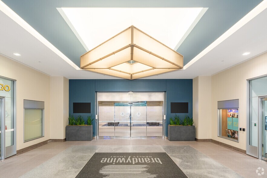 More Photos Of 2005 Market St, Philadelphia Office For Lease