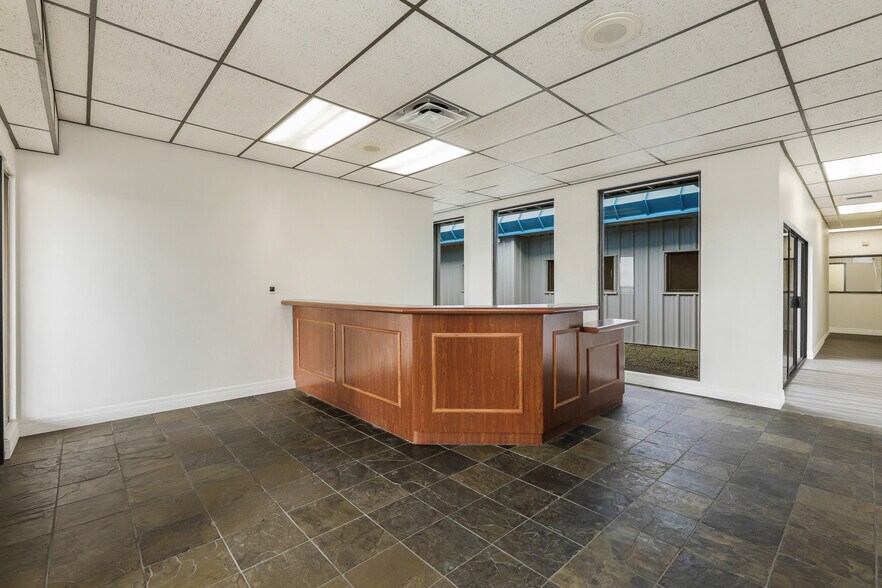 More Photos Of 15384 Arrow Blvd, Fontana Office For Lease