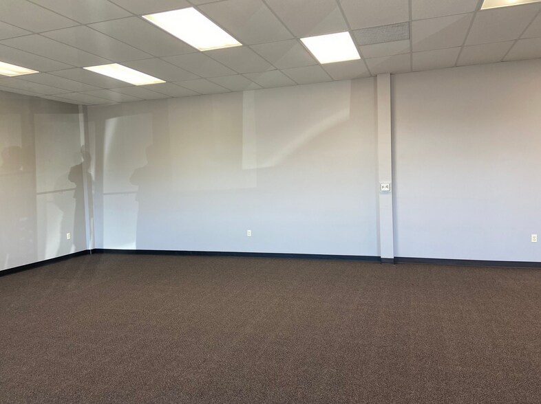 More Photos Of 930 Kuhn Ave, Wisconsin Rapids Freestanding For Lease