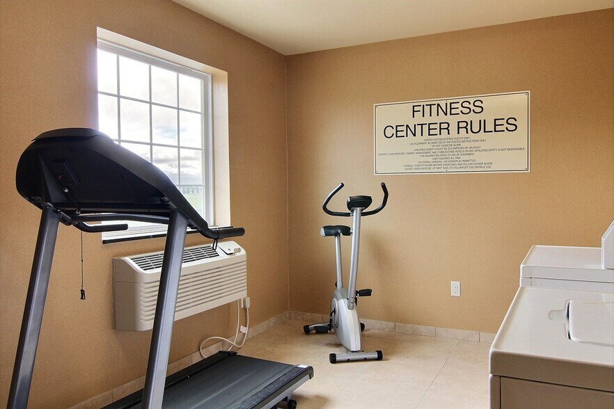 More Photos Of 2304 Sahlstrom Dr, Crookston Hotel For Sale