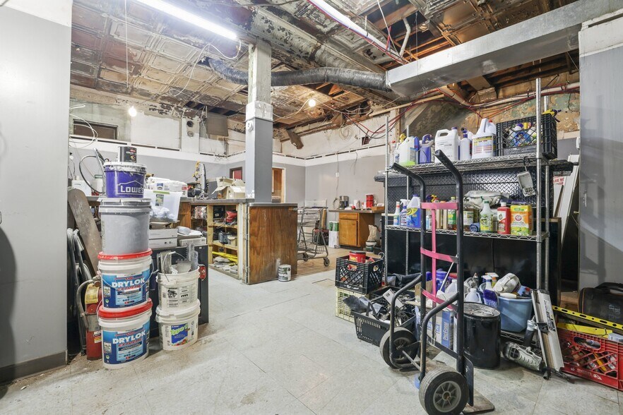 More Photos Of 1890 S High St, Columbus Light Distribution For Sale