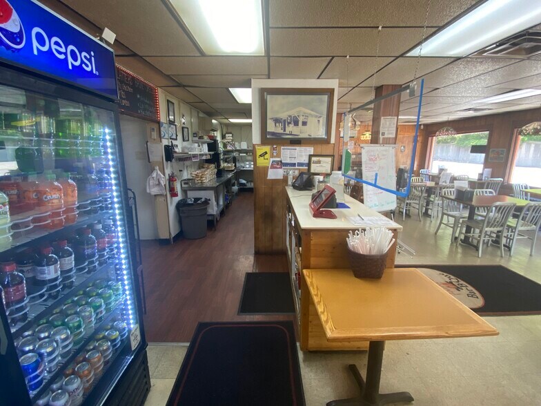 More Photos Of 122 E Poplar St, Nanticoke Restaurant For Sale