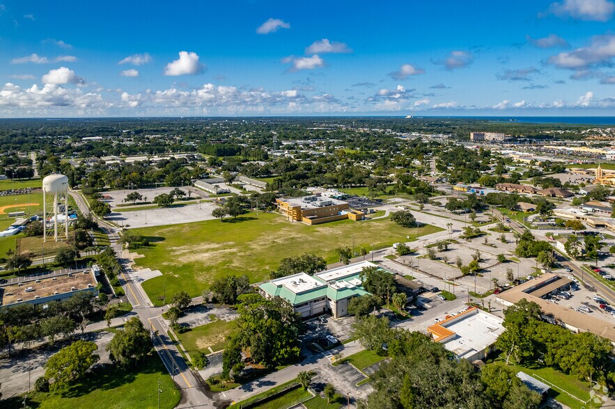 More Photos Of 5642-5652 Meadowlane St, New Port Richey Office For Sale