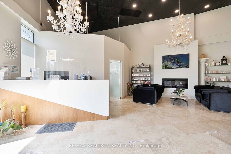 More Photos Of 11685 Yonge St, Richmond Hill Office For Sale