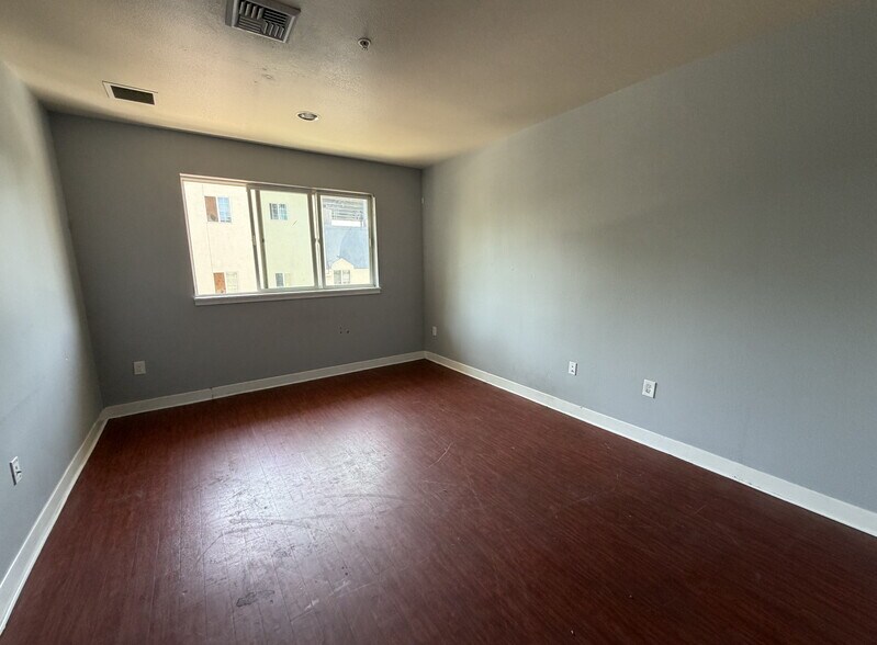 More Photos Of 168 S 11th St, San Jose Sorority Fraternity House For Sale
