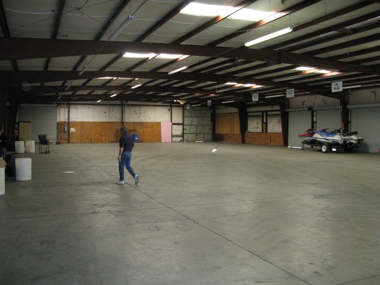 More Photos Of 16585 Beaver Rd, Adelanto Truck Terminal For Sale