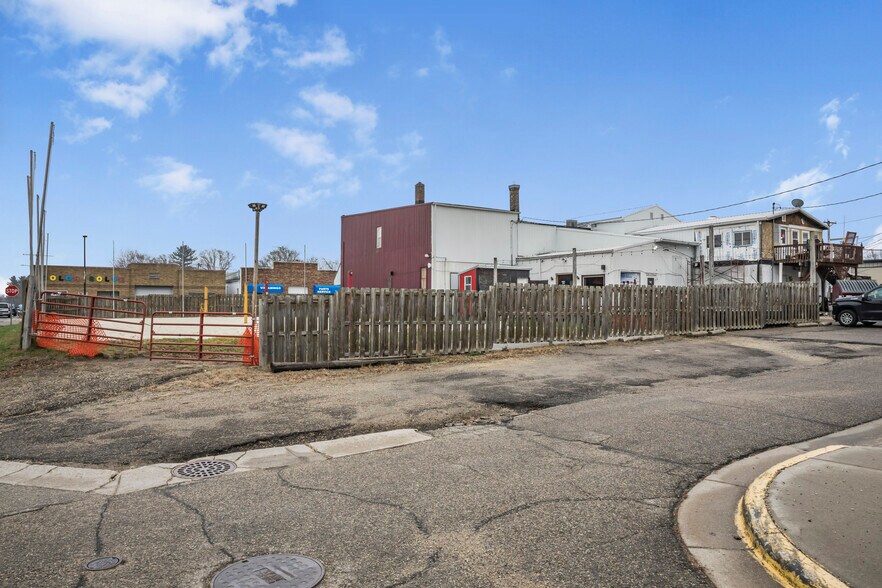 More Photos Of 104-112 Main St, Wanamingo General Retail For Sale