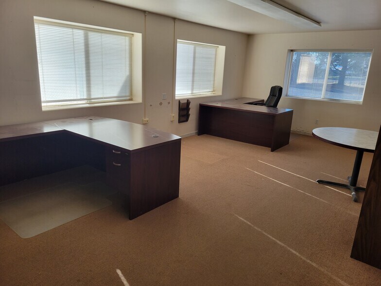 More Photos Of 500 NW Cherry Ln, Madras Industrial For Sale