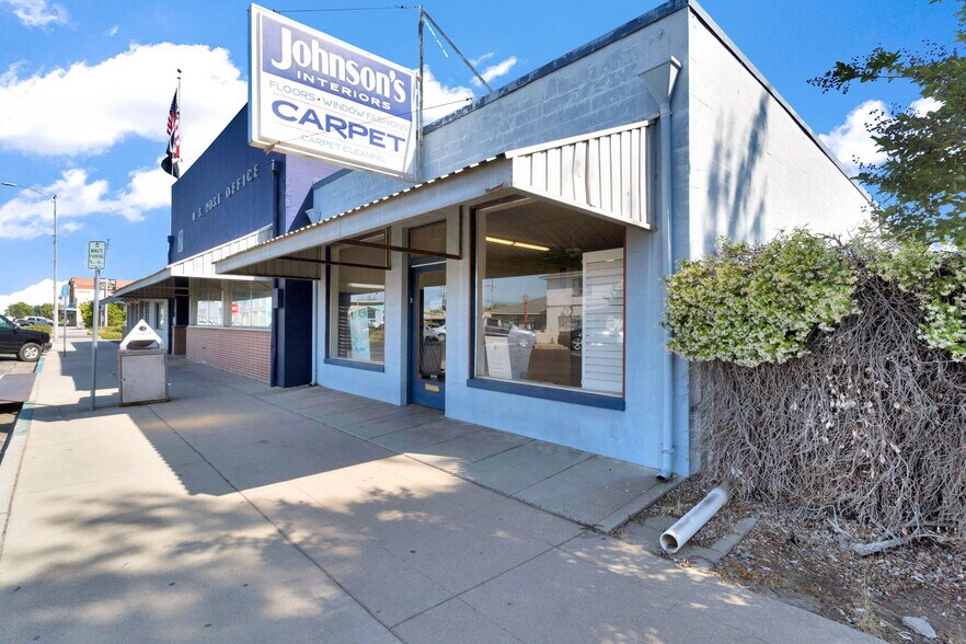More Photos Of 230 S K St, Dinuba Storefront For Sale