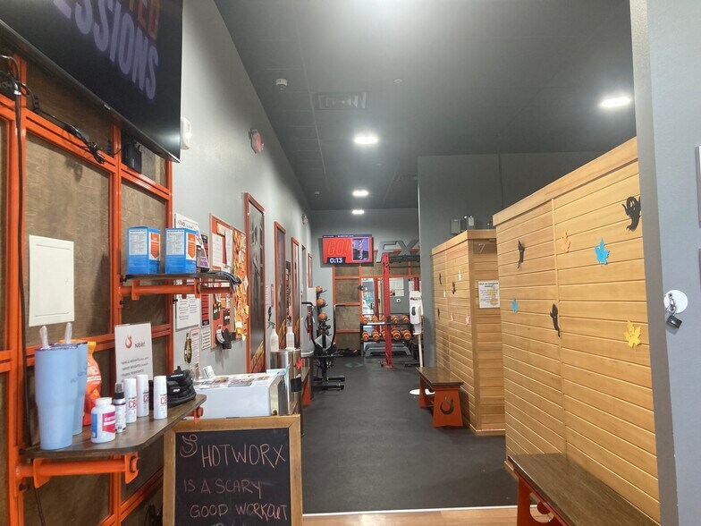 More Photos Of 8810 S Eastern Ave, Las Vegas Freestanding For Sale