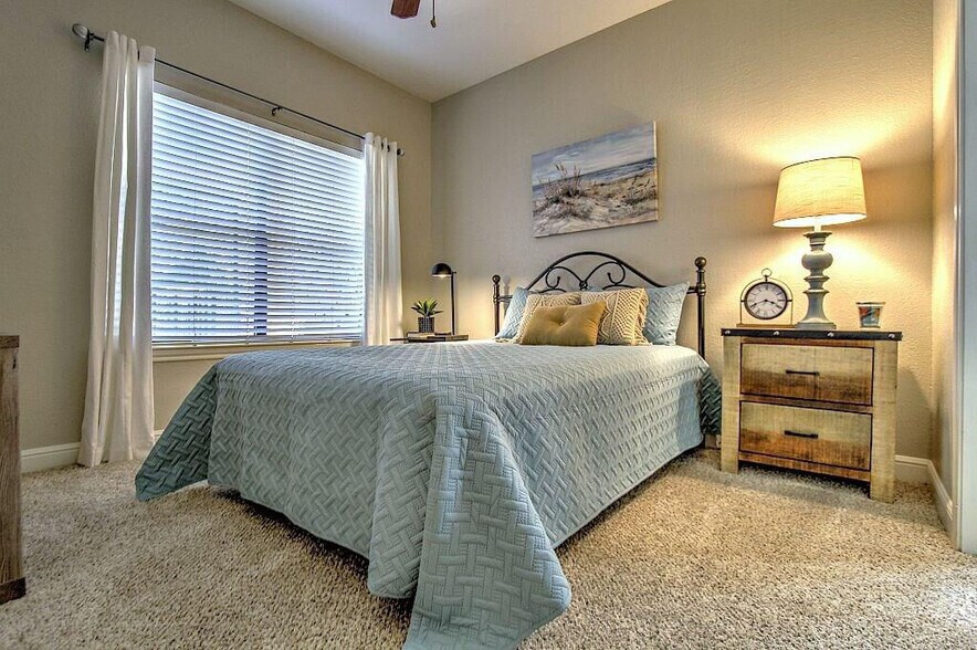 More Photos Of 401 E Pearl St, Granbury Apartments For Sale