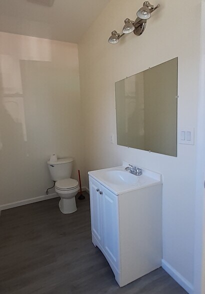 More Photos Of 4114 Dill Rd, Richmond Storefront Retail Office For Sale