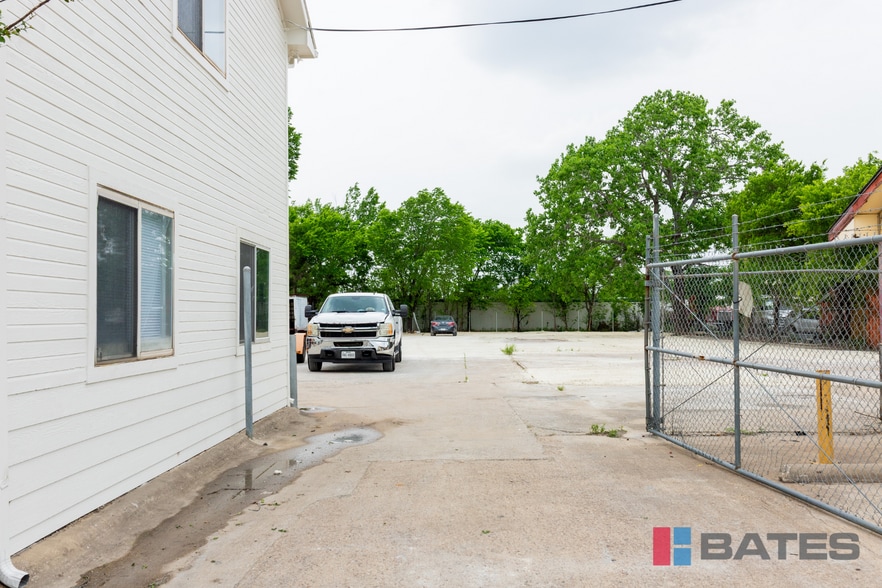 More Photos Of 5141 Boyd Blvd, Rowlett Distribution For Sale