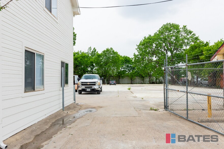 More Photos Of 5141 Boyd Blvd, Rowlett Distribution For Lease