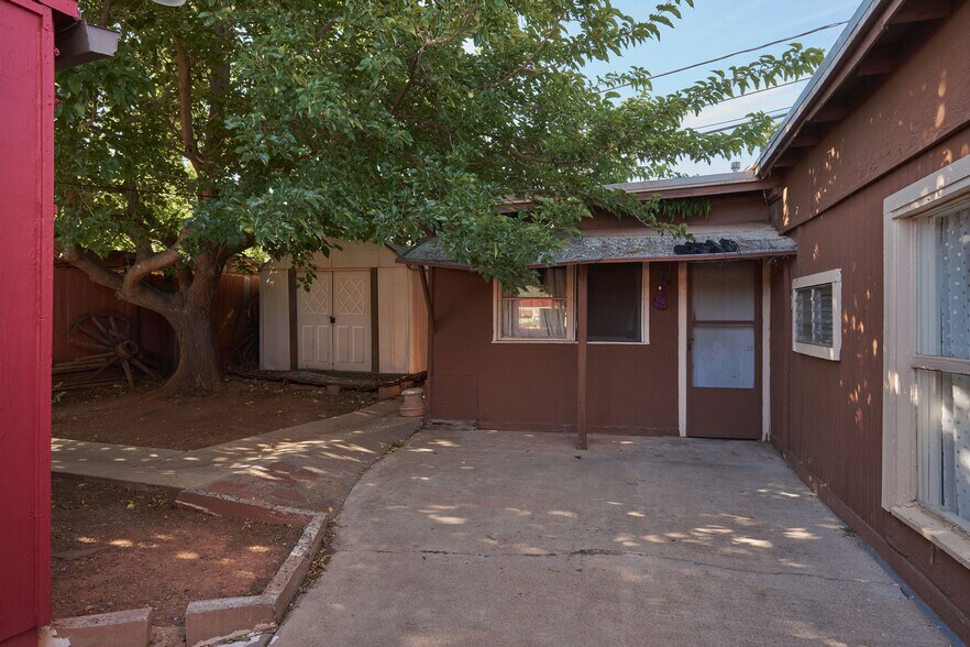 More Photos Of 1670 W Highway 89A, Sedona Storefront Retail Office For Sale