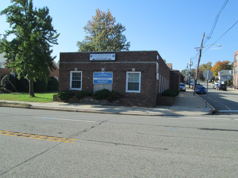More Photos Of 329 Amboy Ave, Woodbridge Medical For Sale