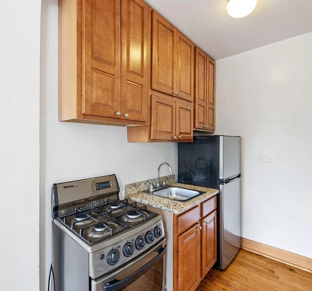 More Photos Of 6400 N Glenwood Ave, Chicago Multifamily For Sale