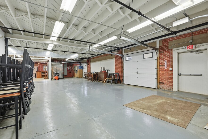 More Photos Of 105 Marble St, Athol Manufacturing For Sale
