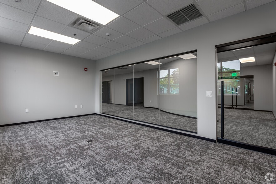 More Photos Of 579 Executive Campus Dr, Westerville Office For Lease