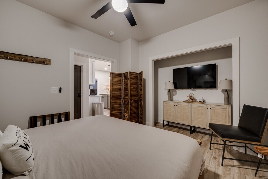 More Photos Of 215 Wayward Winds Rd, Hot Springs National Park Apartments For Sale