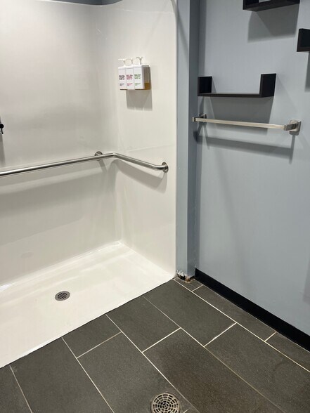 More Photos Of 1020-1030 Euclid Ave, Cleveland Apartments For Lease