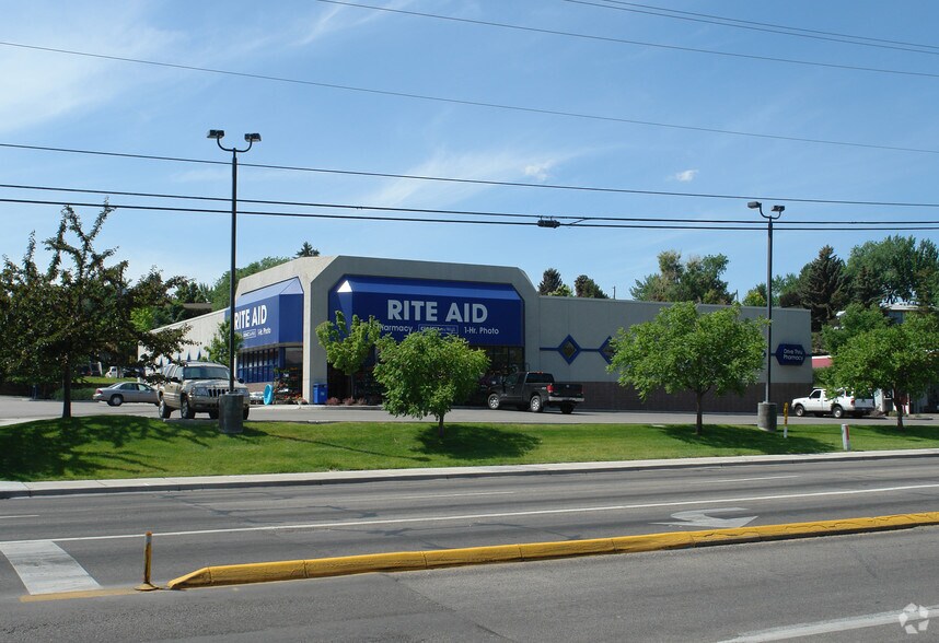 More Photos Of 5005 W Overland Rd, Boise Freestanding For Lease